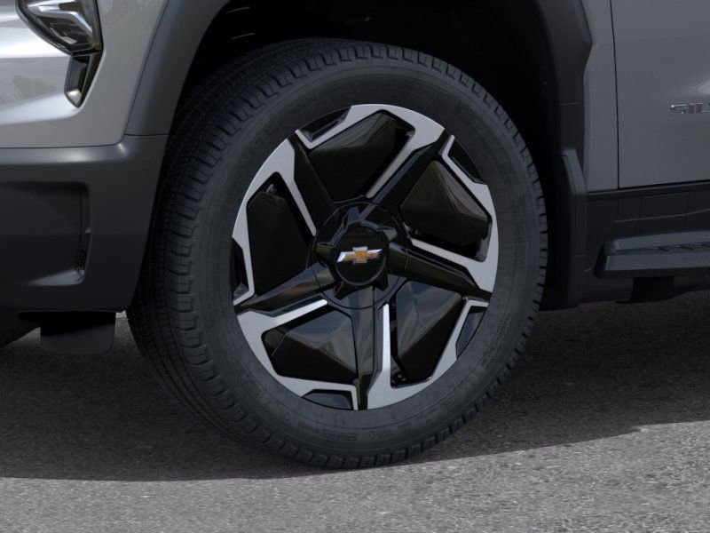 2026 Chevrolet Silverado EV LT photo 9