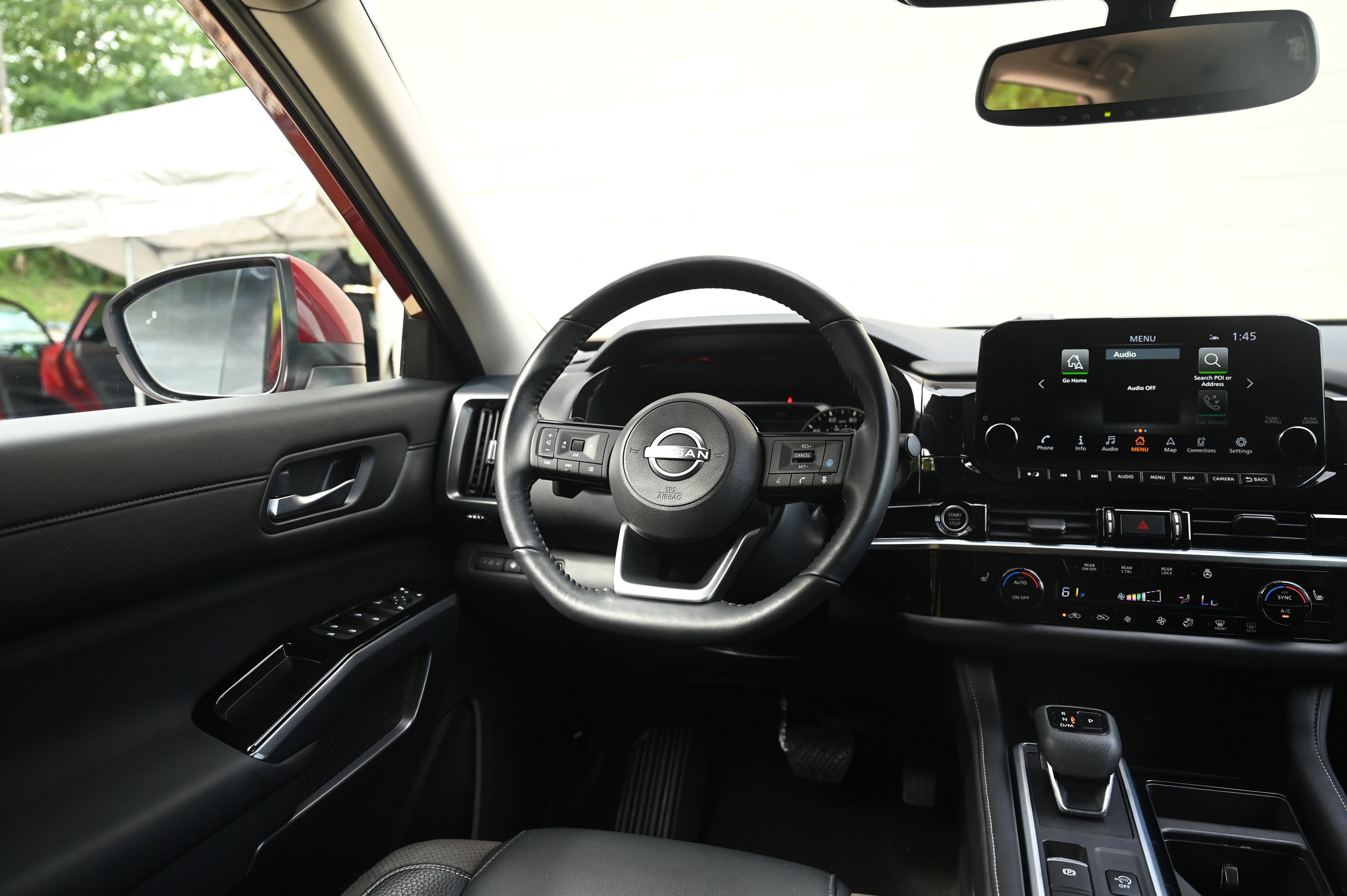 2022 Nissan Pathfinder SL photo 29
