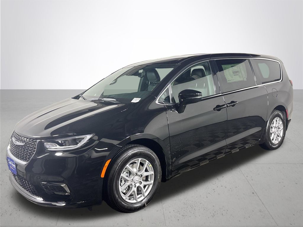 2026 Chrysler Pacifica photo 2