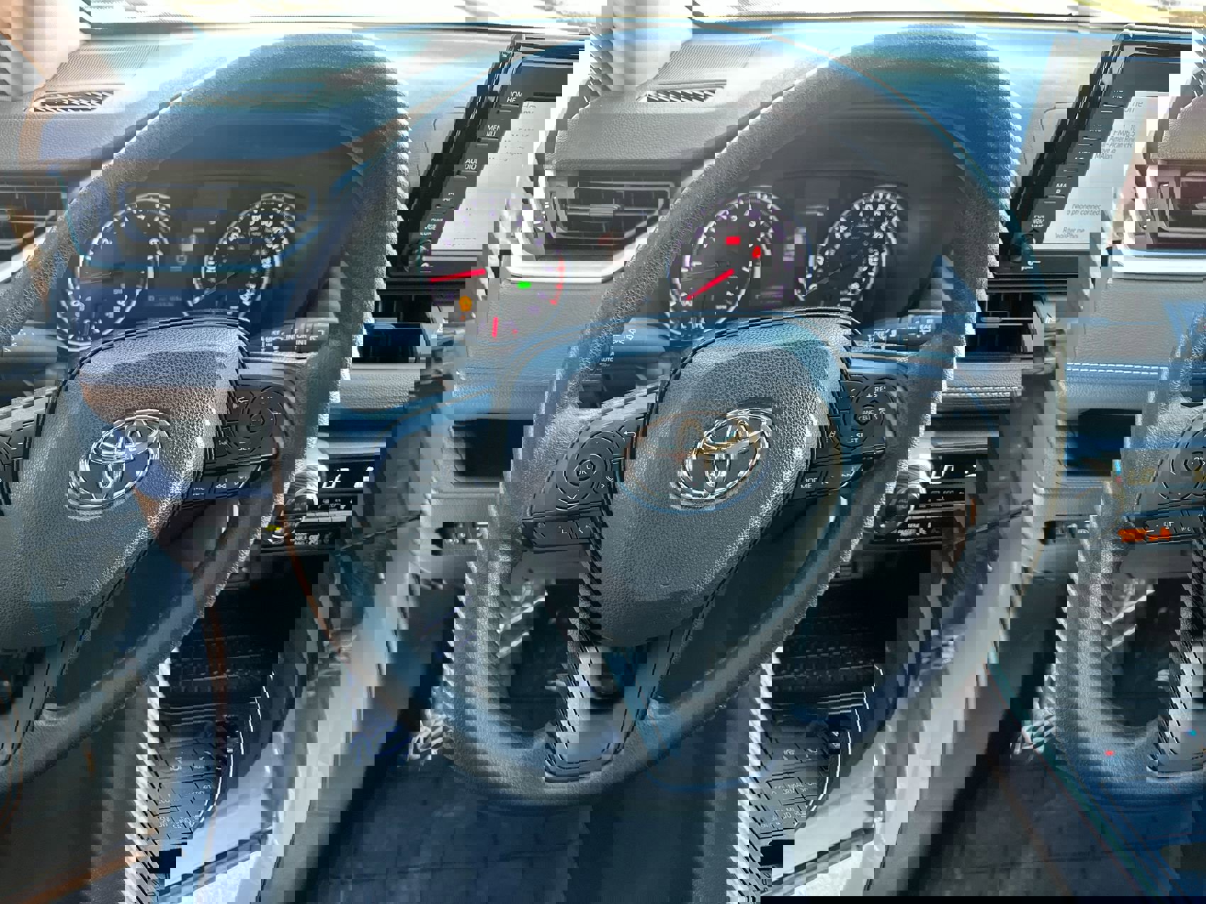 2022 Toyota RAV4 XLE photo 14