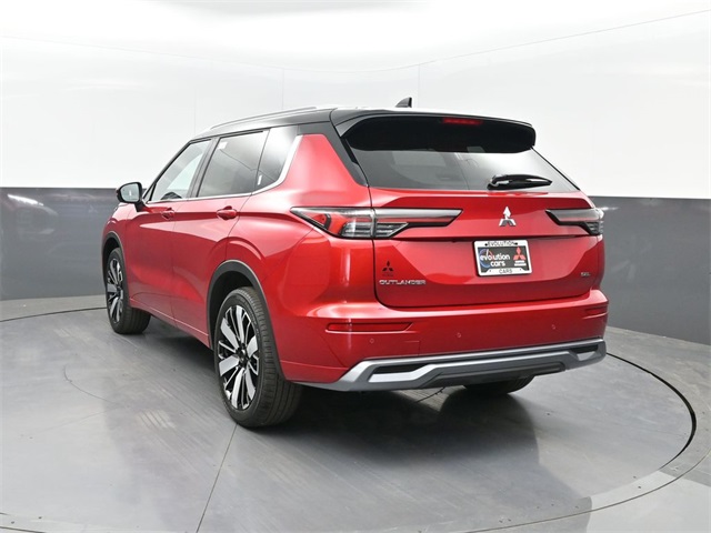 2025 Mitsubishi Outlander SEL photo 3