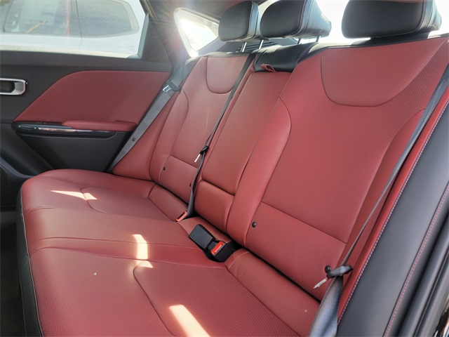 2025 Kia K4 GT-Line photo 12