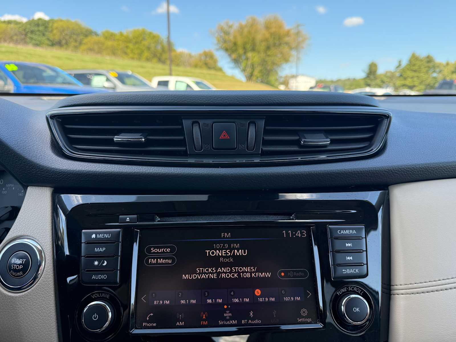 2018 Nissan Rogue SL photo 26