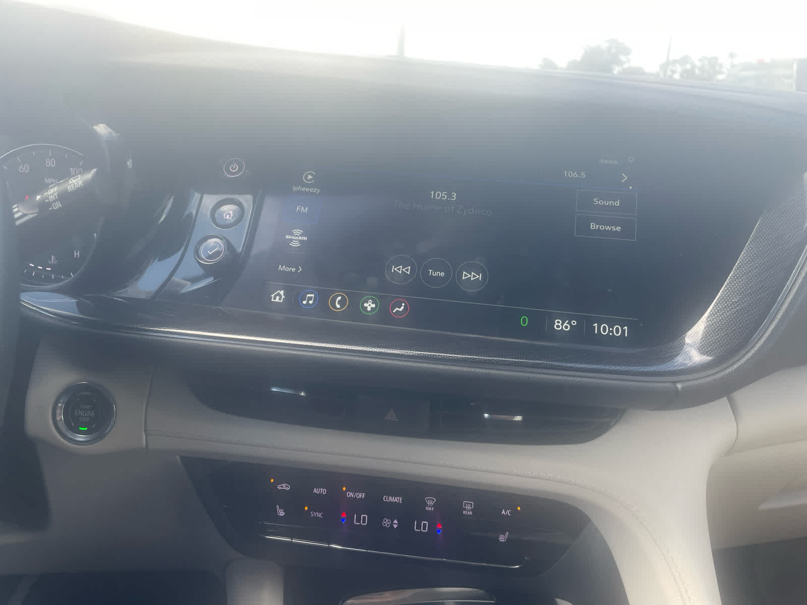 2023 Buick Envision Essence photo 12