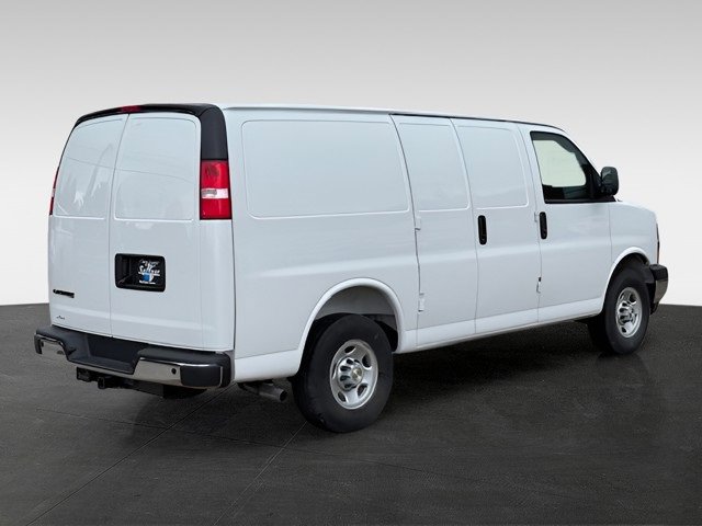 2025 Chevrolet Express Cargo 2500 photo 2