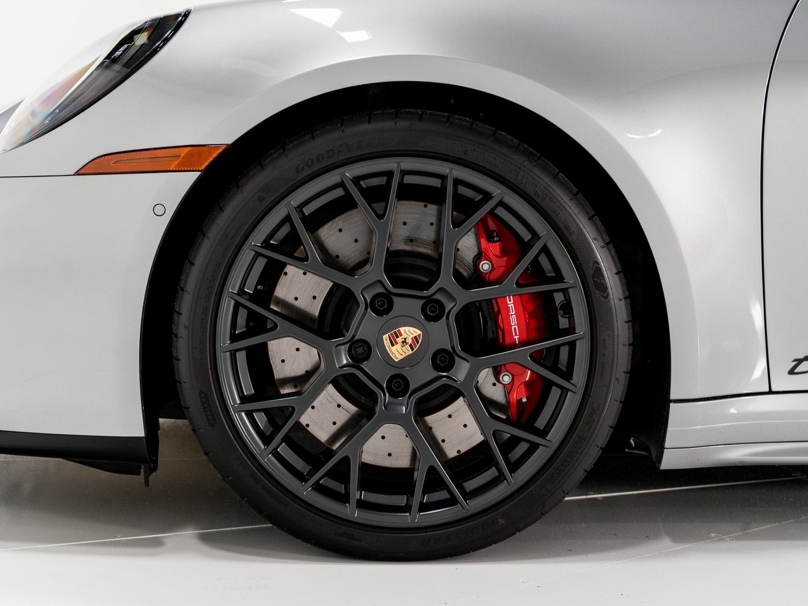 2025 Porsche 911 Targa 4 GTS photo 44