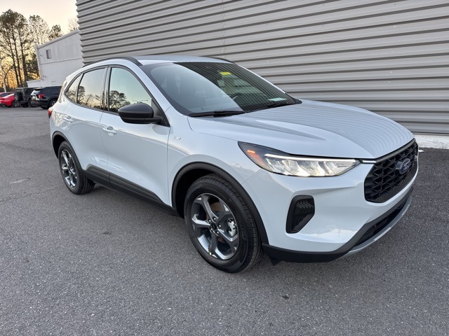 2025 Ford Escape ST-Line's photo