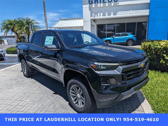 2025 Chevrolet Colorado Work Truck LT photo 2