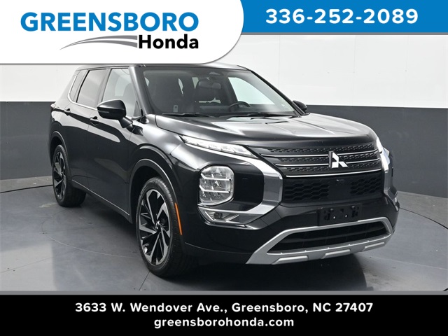 2024 Mitsubishi Outlander SE's photo