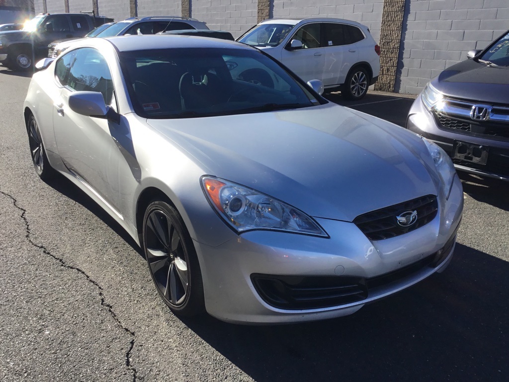 2012 Hyundai Genesis Coupe 2.0T photo 2