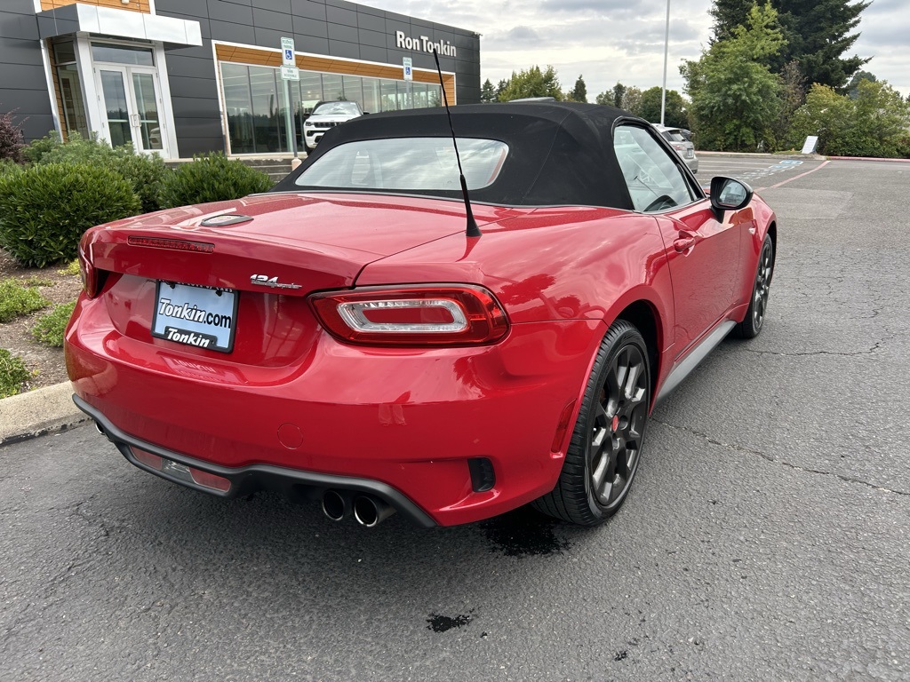 2017 Fiat 124 Spider Abarth photo 6