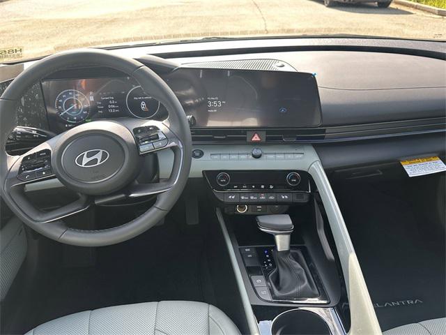 2025 Hyundai Elantra Hybrid Limited photo 20