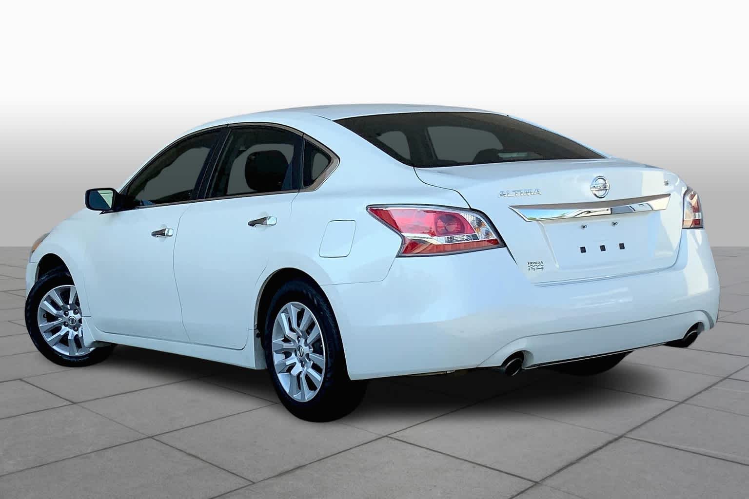 2015 Nissan Altima 2.5 S photo 10