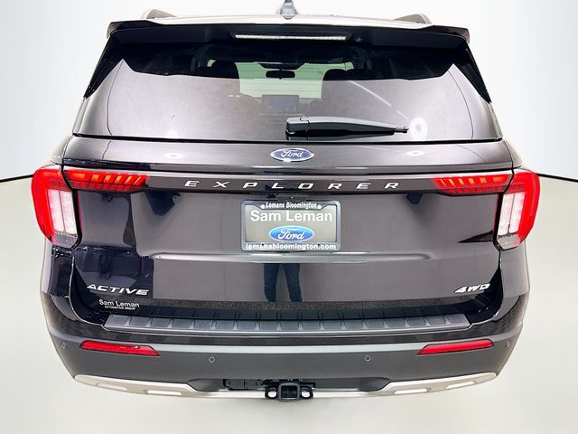 2025 Ford Explorer photo 4