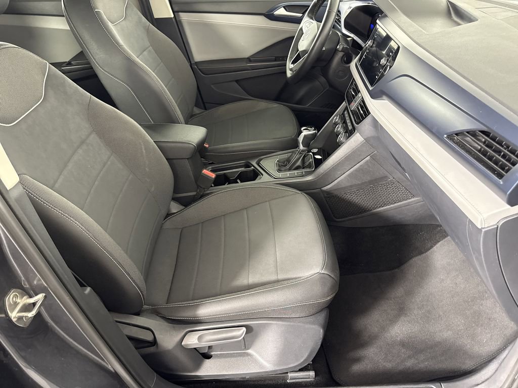 2024 Volkswagen Taos SE photo 9
