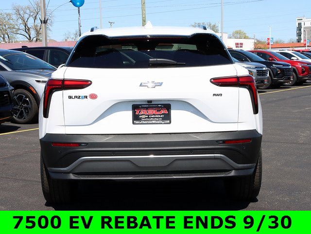 2025 Chevrolet Blazer EV photo 2
