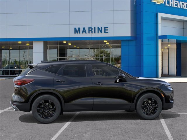2025 Chevrolet Blazer 2LT photo 2