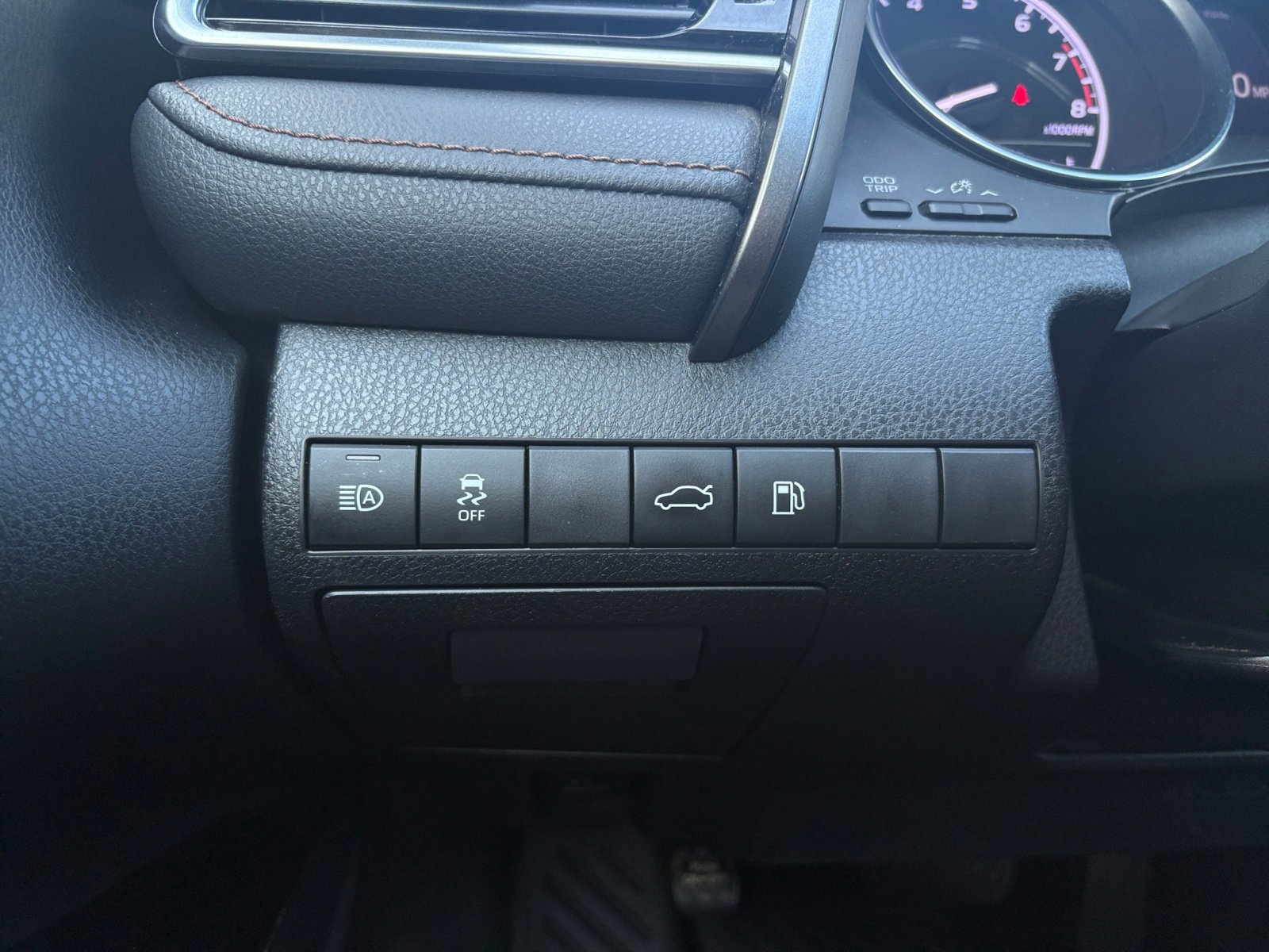2018 Toyota Camry L photo 15