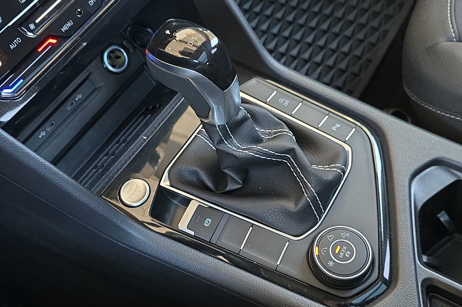 2025 Volkswagen Taos SE photo 20