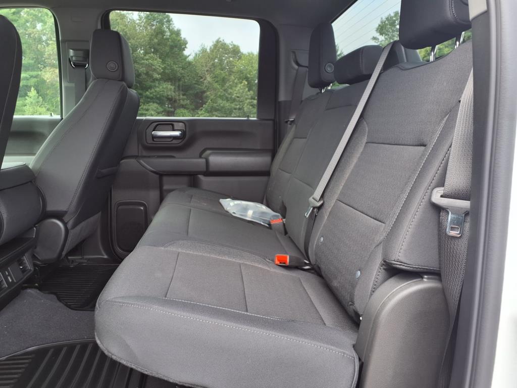 2025 Chevrolet Silverado 2500HD Custom photo 16
