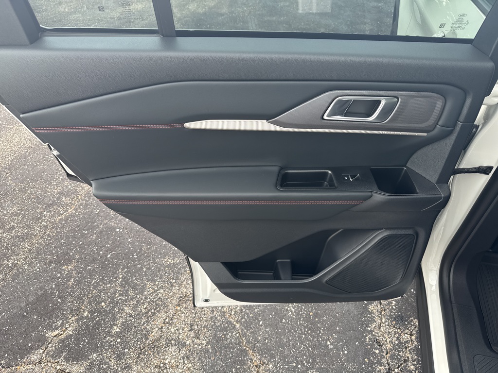2025 Ford Explorer ST-Line photo 20