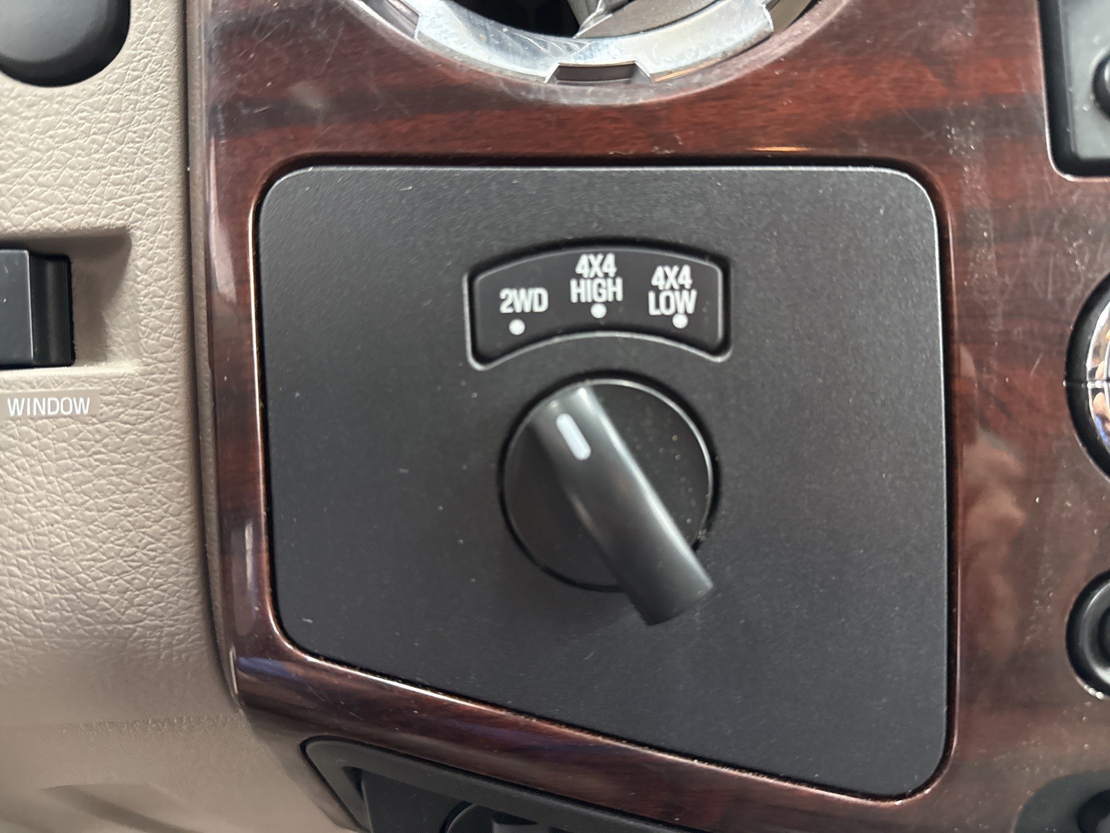 2010 Ford F-250 Lariat photo 18