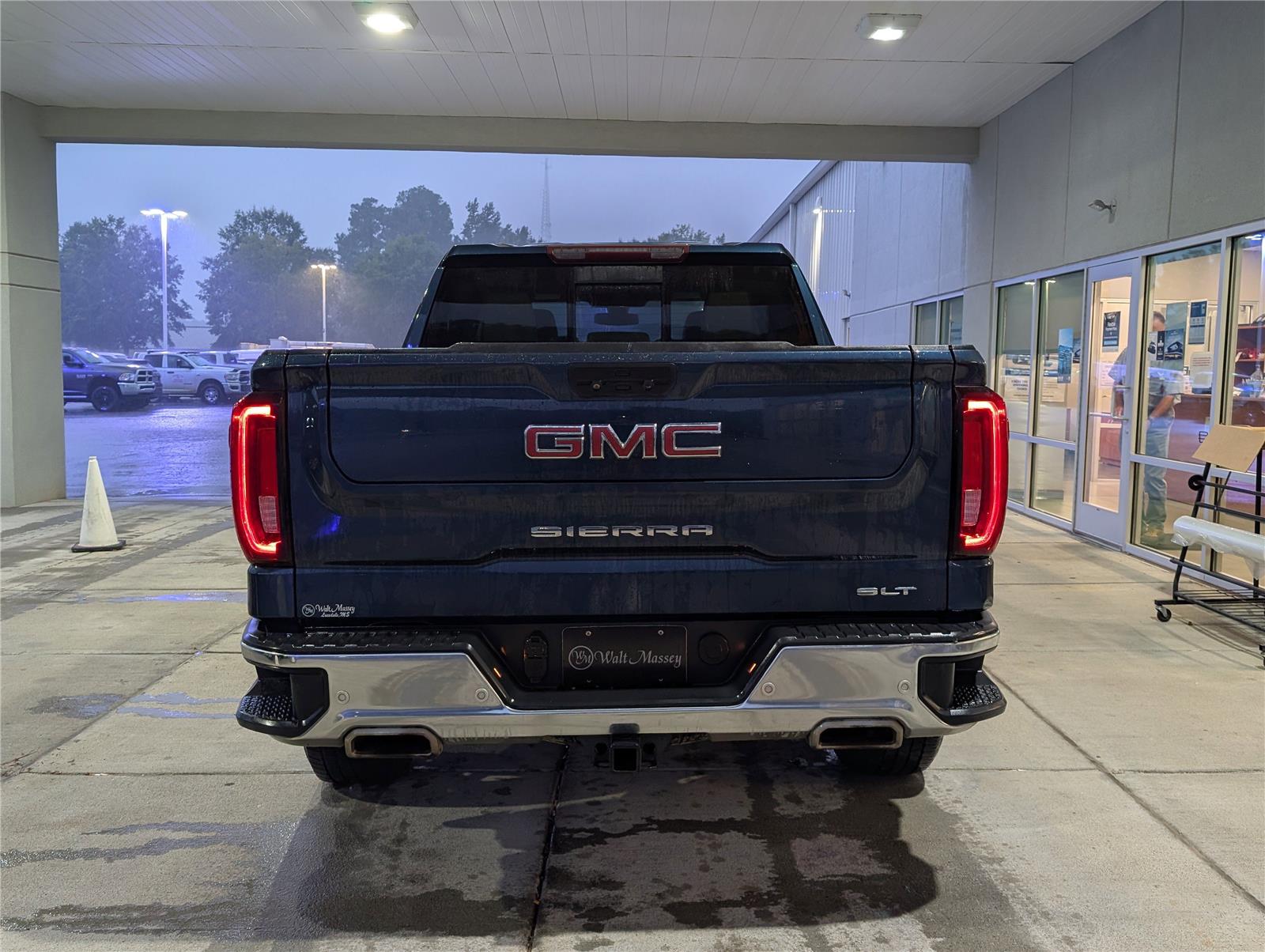2021 Gmc Sierra 1500 SLT photo 4