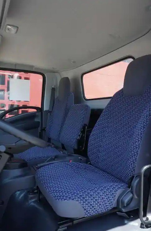 2024 Isuzu NRR Standard photo 4