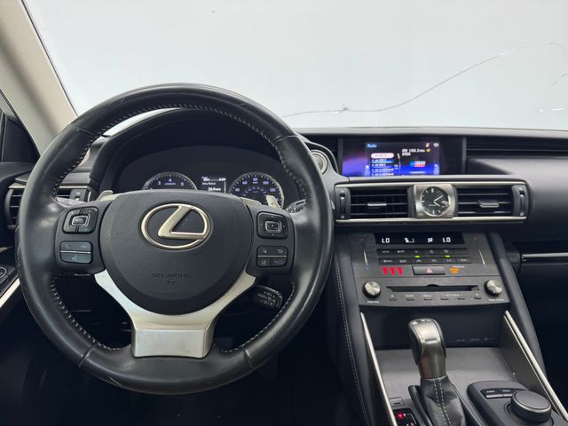 2019 Lexus IS 300 photo 3
