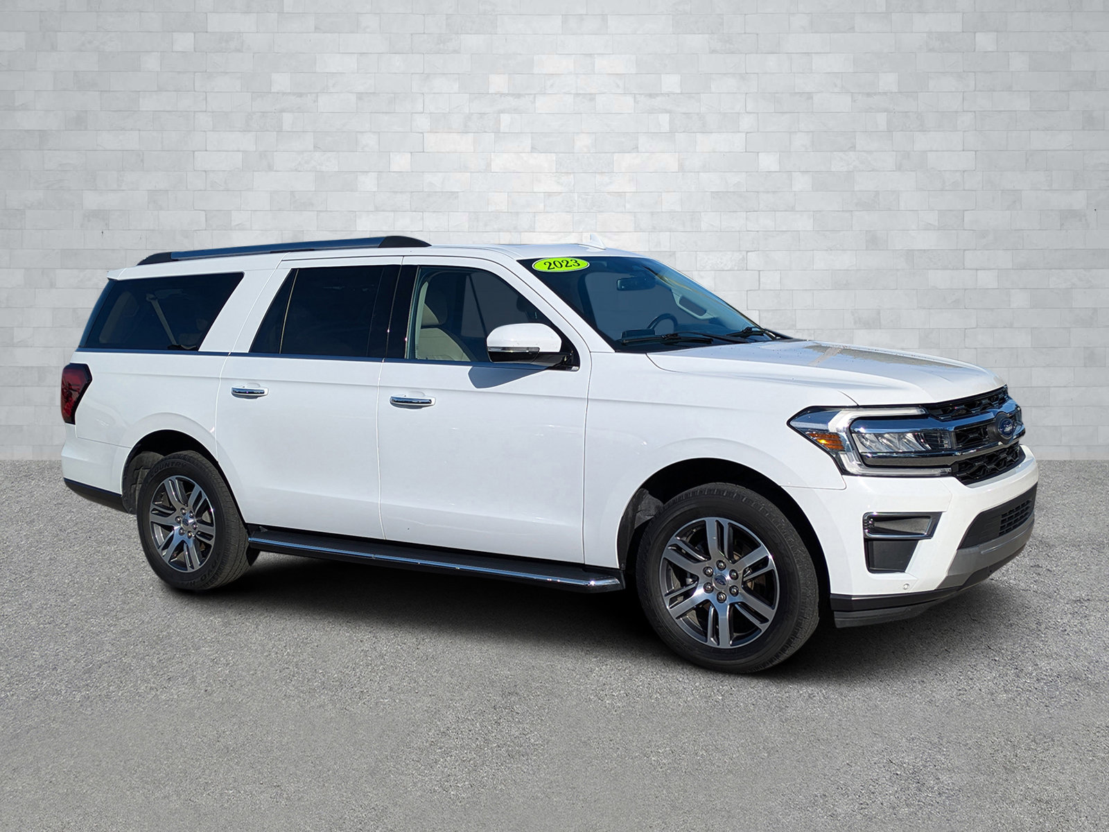 2023 Ford Expedition Limited's photo