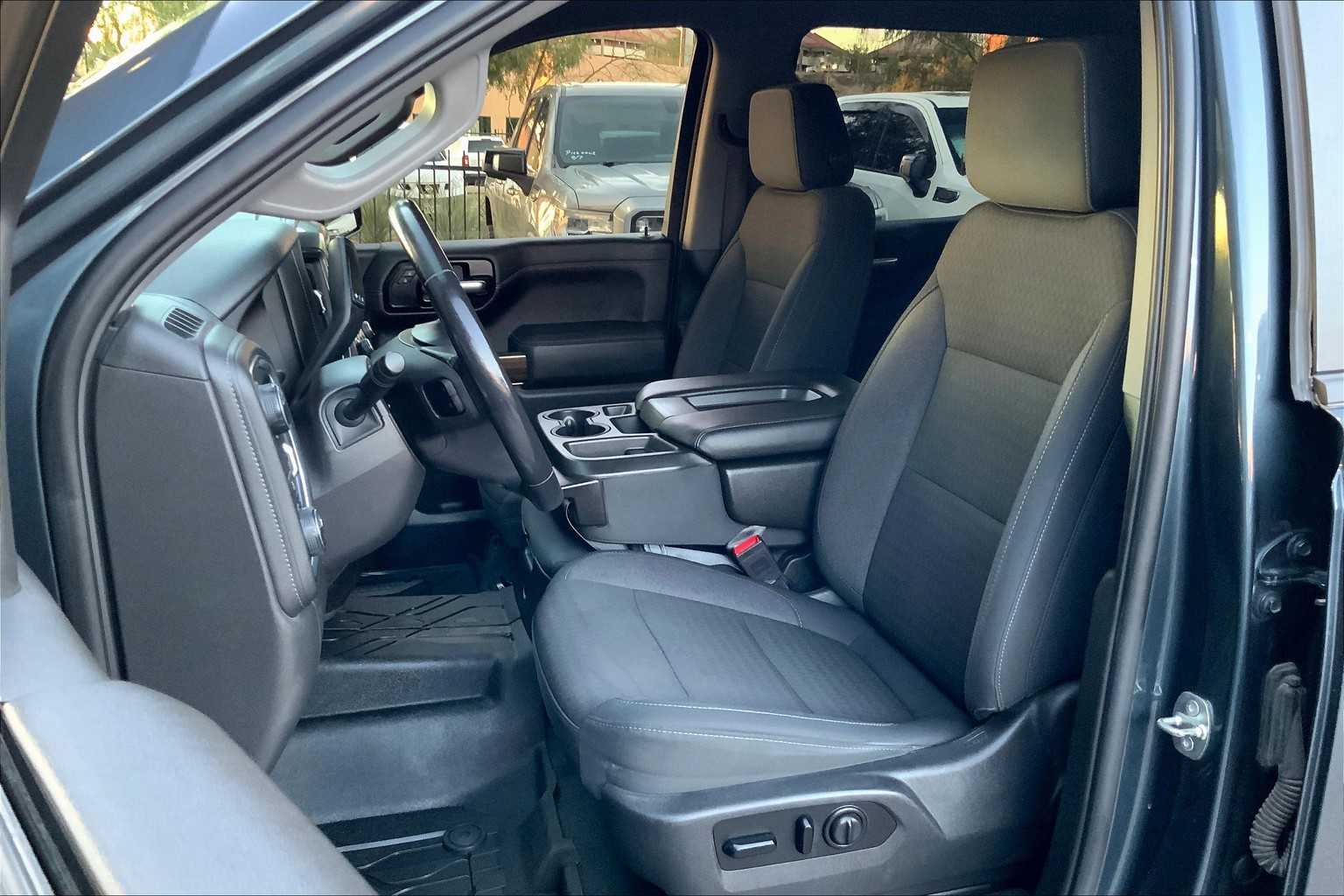 2020 Chevrolet Silverado 1500 LT photo 7