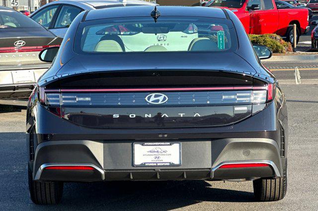 2026 Hyundai Sonata Hybrid Blue photo 5