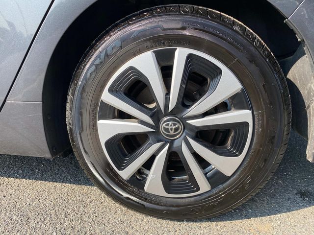 2017 Toyota Prius Prime Plus photo 5