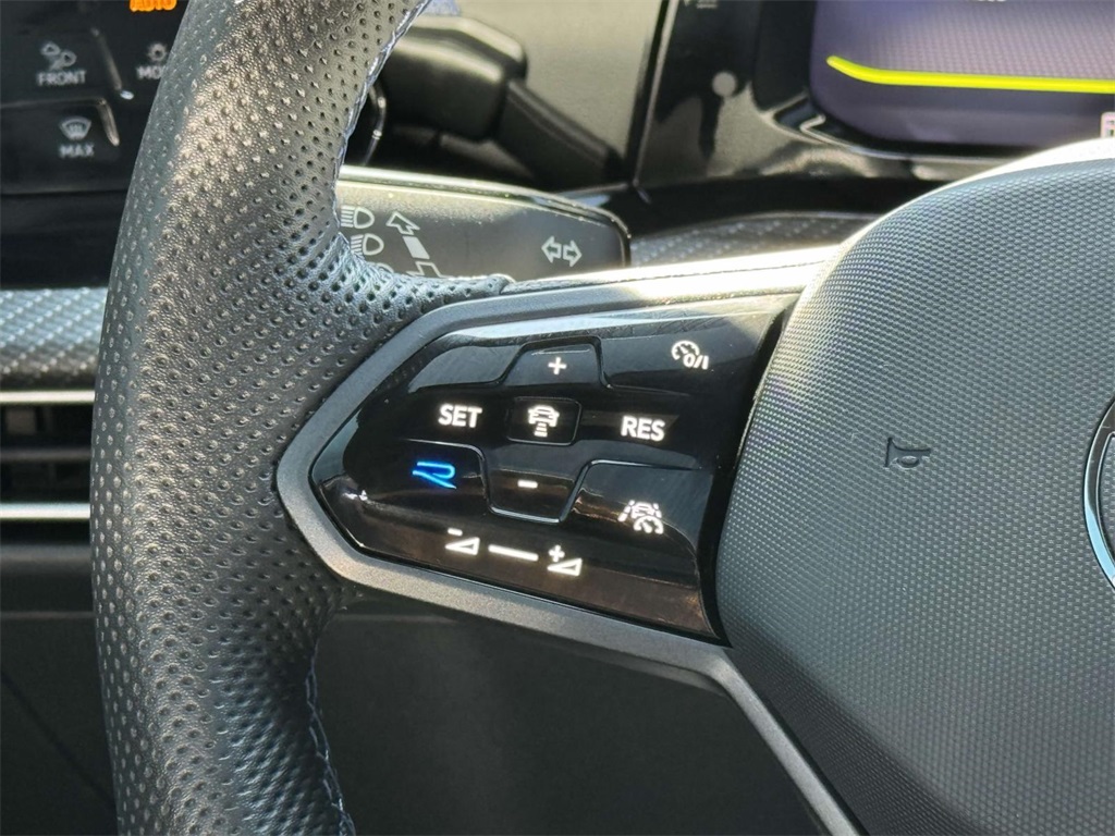 2024 Volkswagen Golf R photo 22