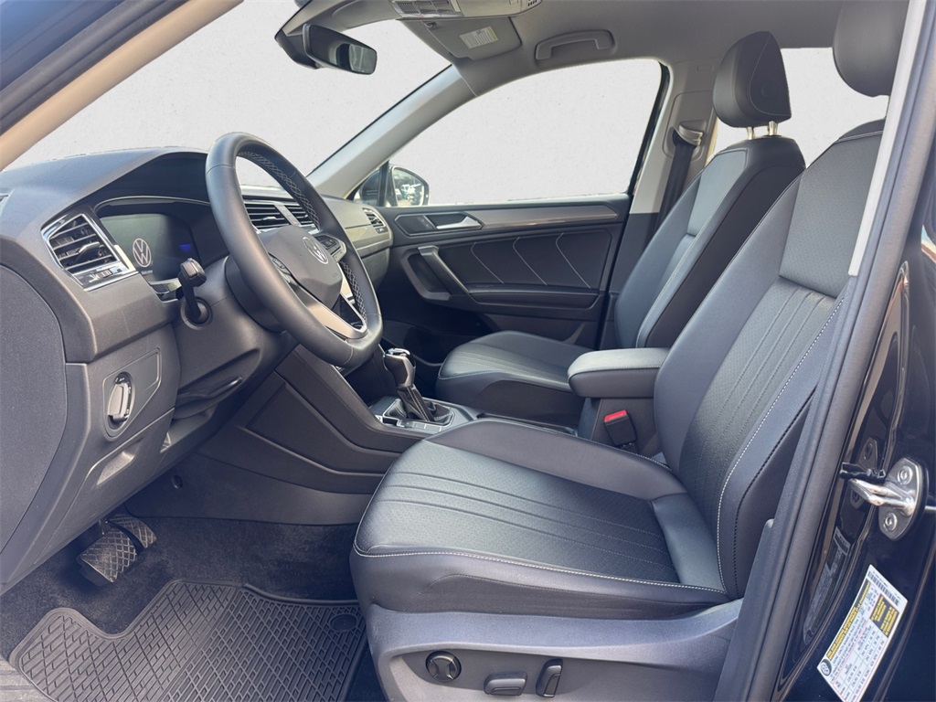 2024 Volkswagen Tiguan SE Wolfsburg Edition photo 8
