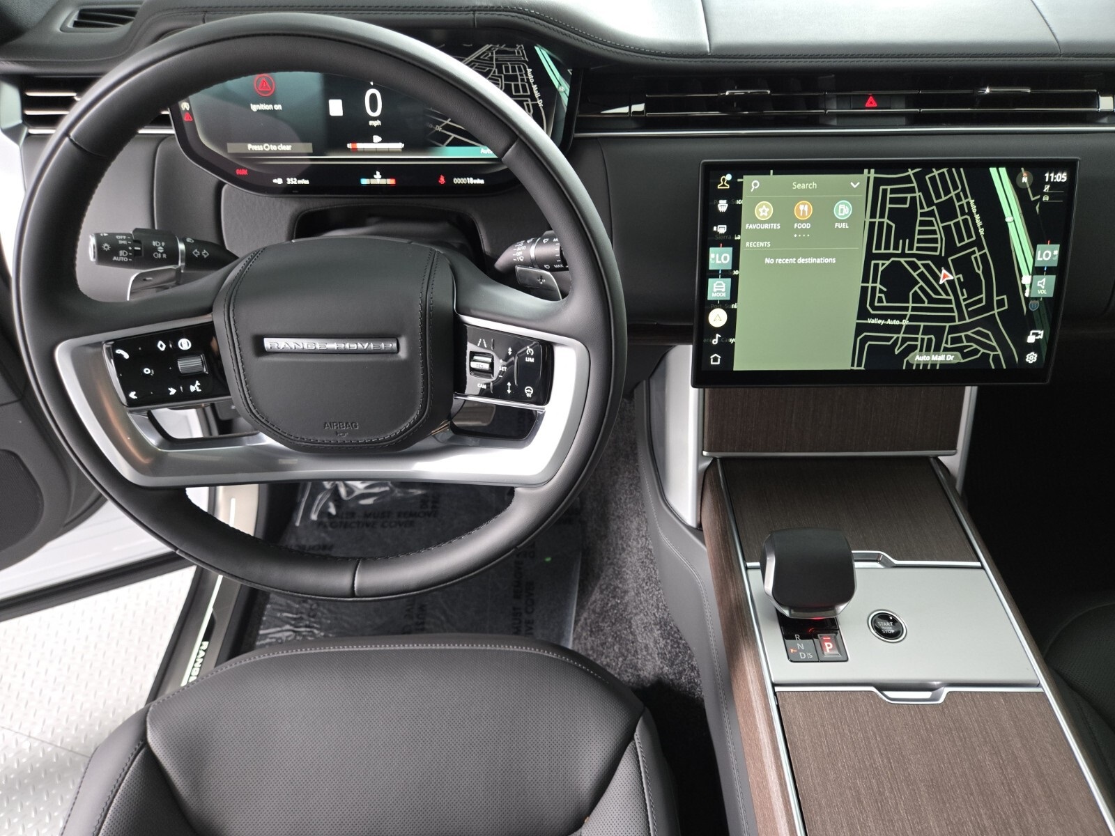 2025 Land Rover Range Rover SE photo 12