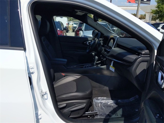 2026 Jeep Compass Latitude Altitude Special Edition photo 28
