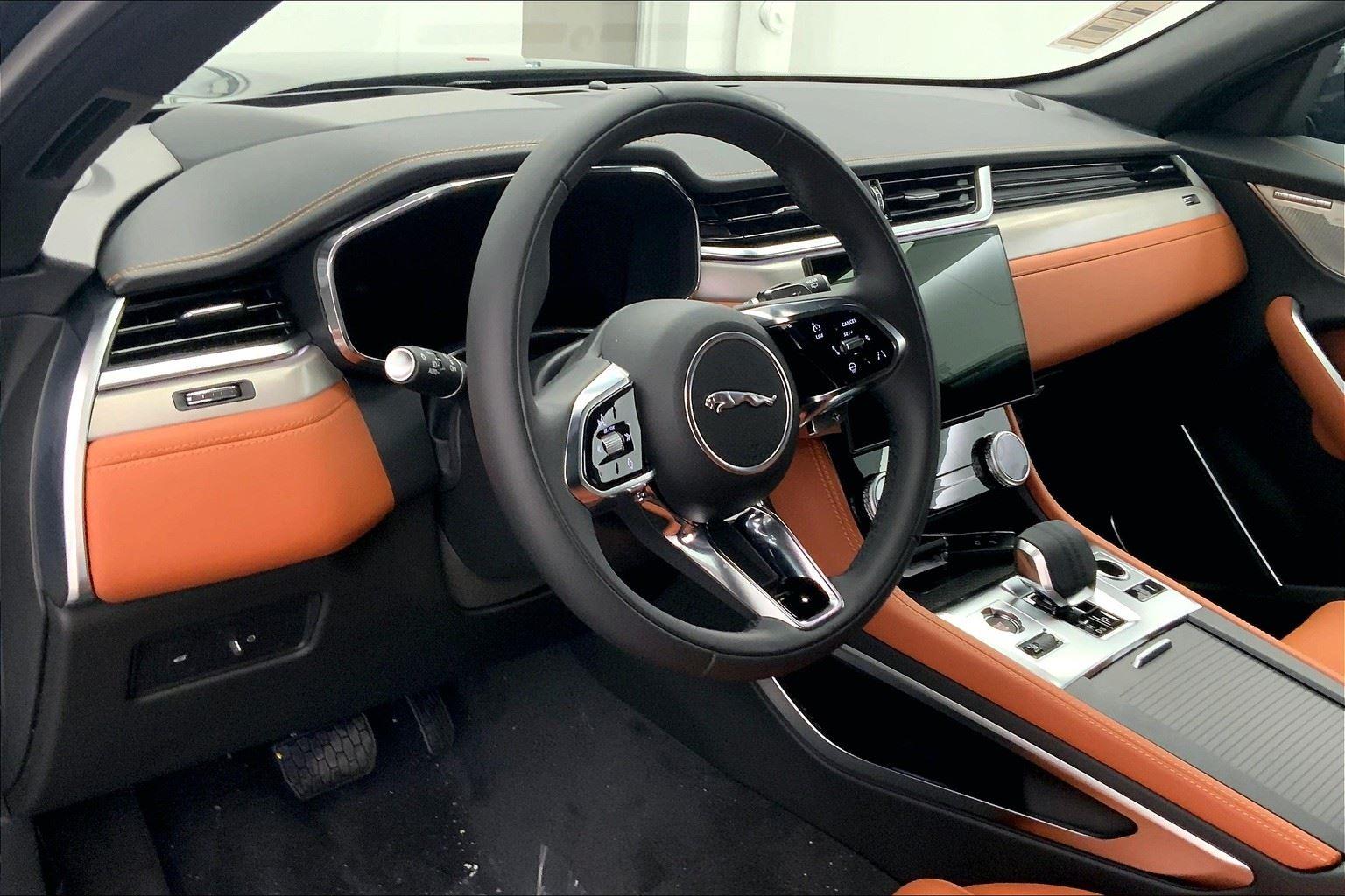 2026 Jaguar F-PACE P250 R-Dynamic S photo 3