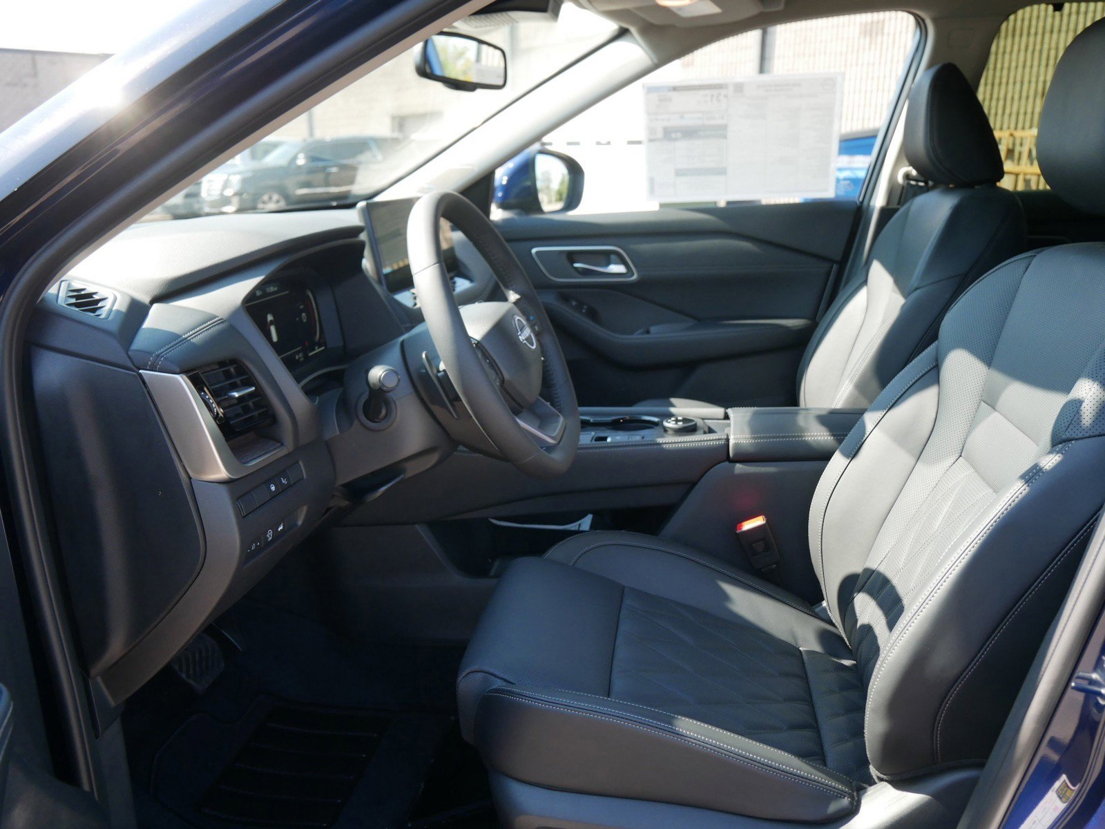 2026 Nissan Rogue Platinum photo 5