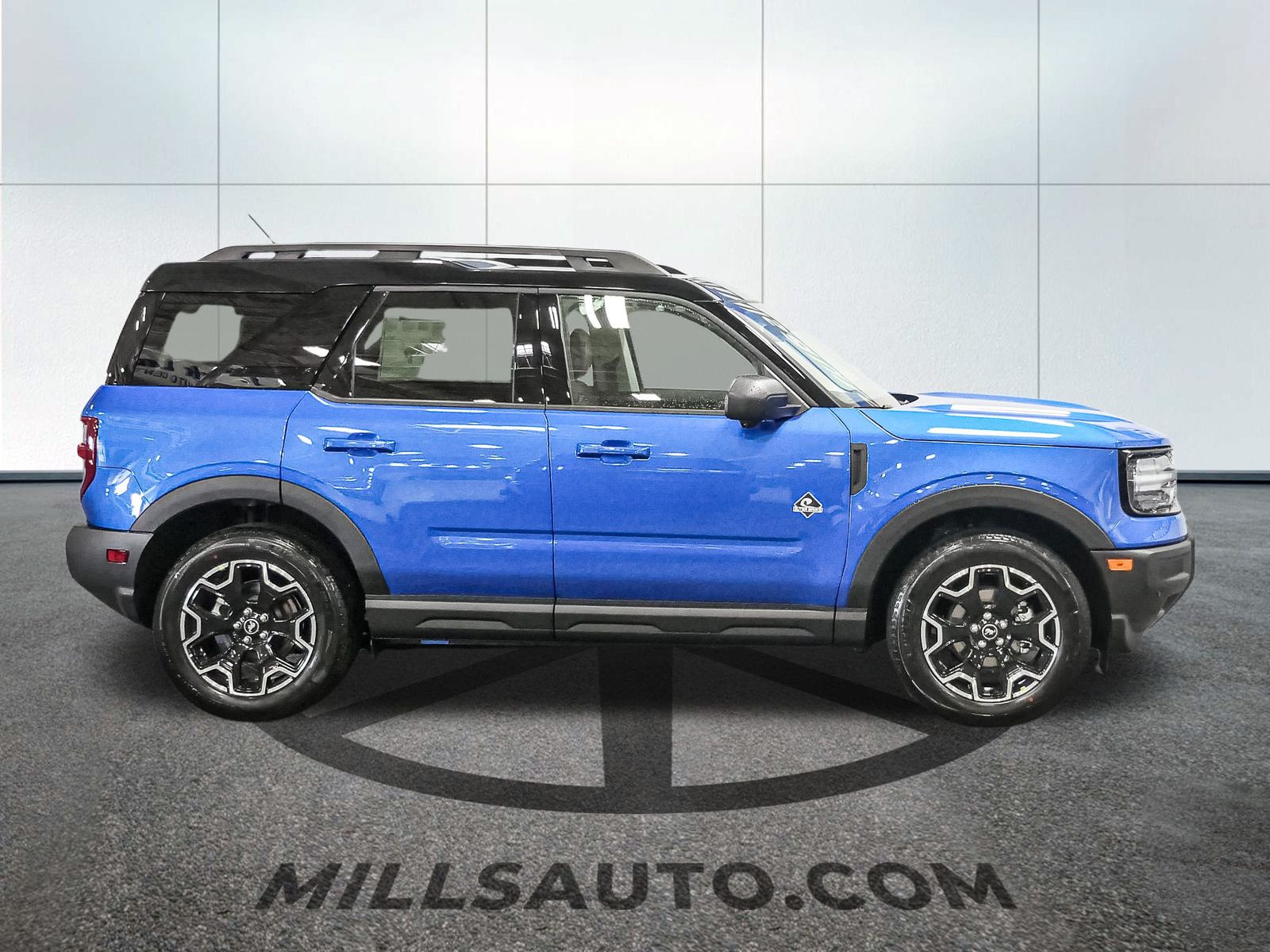 2025 Ford Bronco Sport Outer Banks photo 9