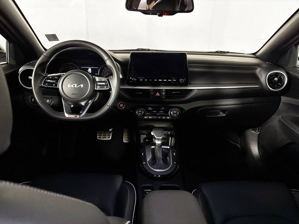 2024 Kia Forte GT-Line photo 12