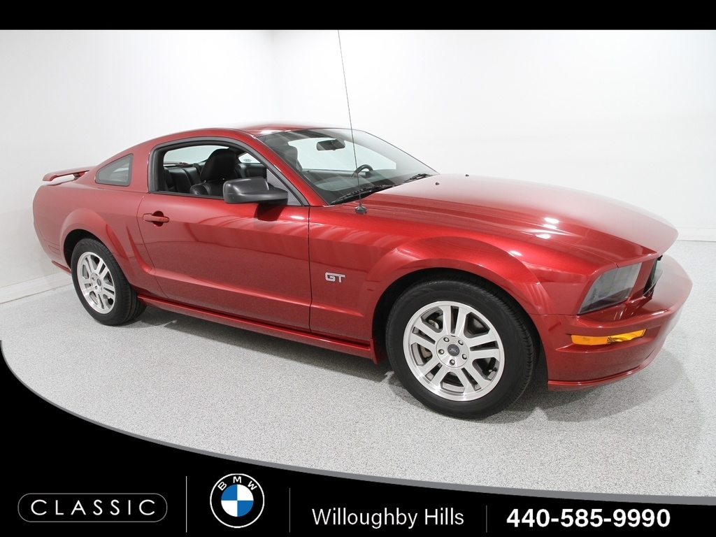 2005 Ford Mustang GT Deluxe