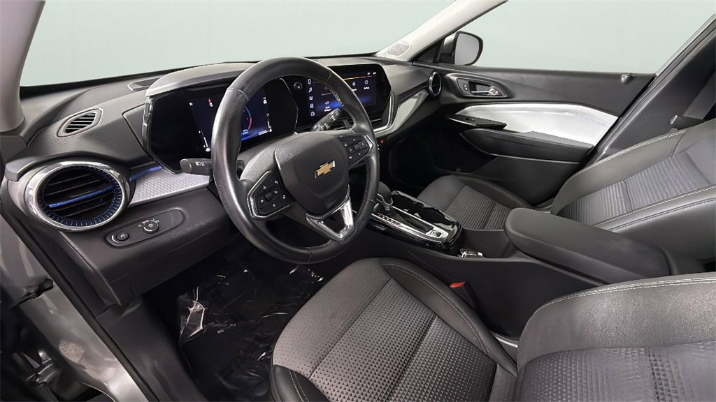 2024 Chevrolet Trax LT photo 16