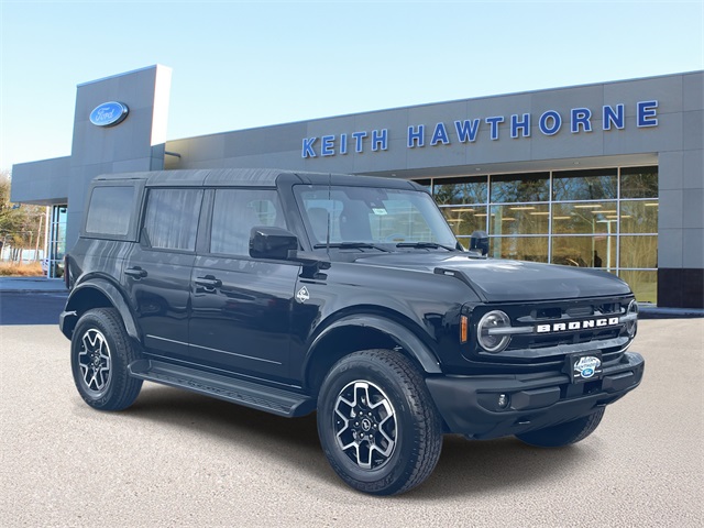 2025 Ford Bronco 4-Door Outer Banks's photo