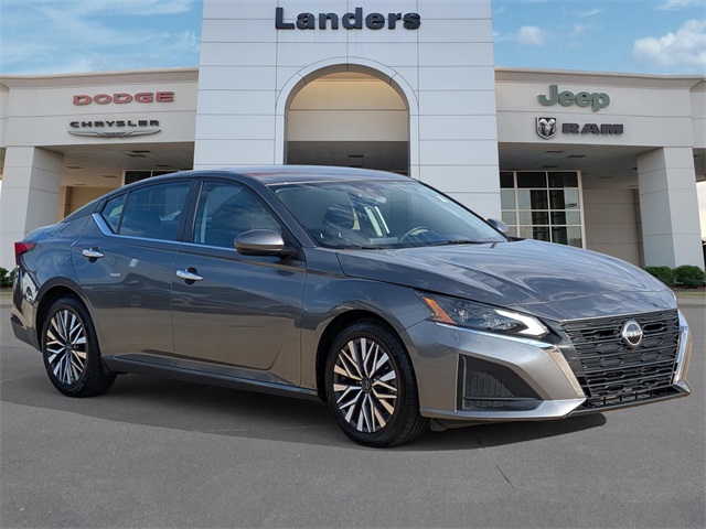 2023 Nissan Altima 2.5 SV photo 3