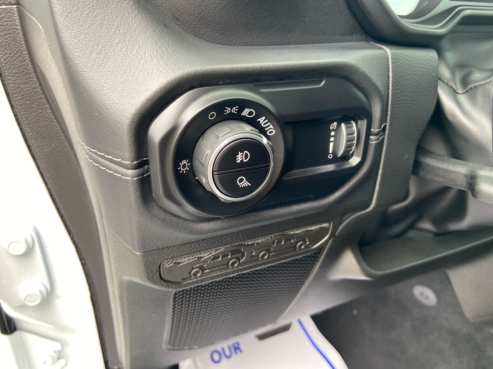 2025 Jeep Gladiator Willys photo 20