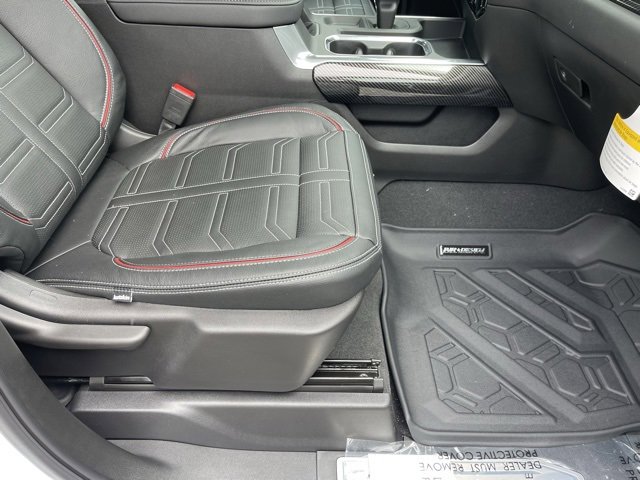 2025 Chevrolet Silverado 1500 RST photo 13
