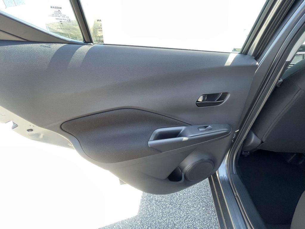 2025 Nissan Kicks Play S photo 11