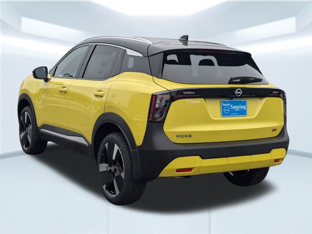 2025 Nissan Kicks SR photo 3