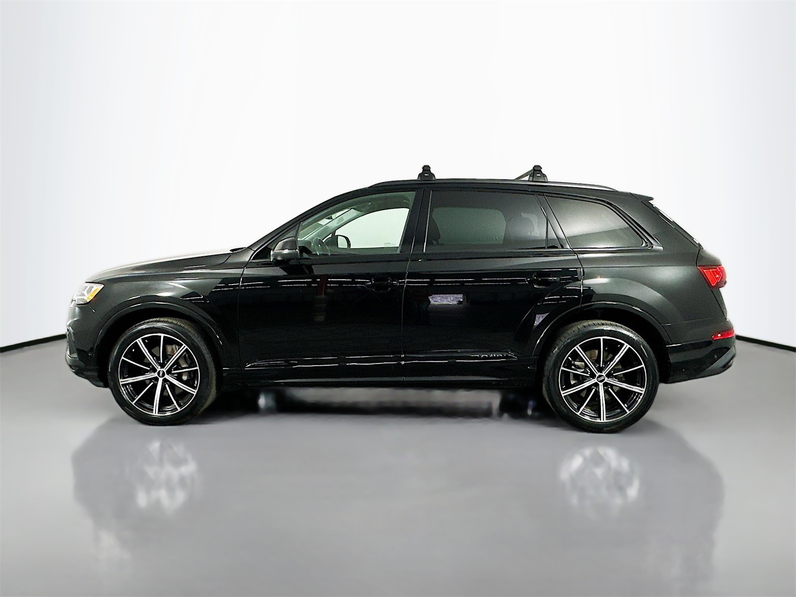 2023 Audi Q7 55 Premium Plus photo 4
